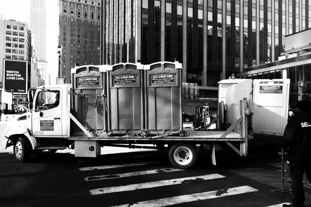 Best Portable restroom trailer rental  in Appleton, WI